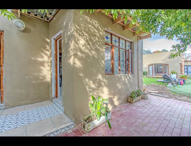 1 BEDROOM APARTMENT TO LET IN WOODMEAD